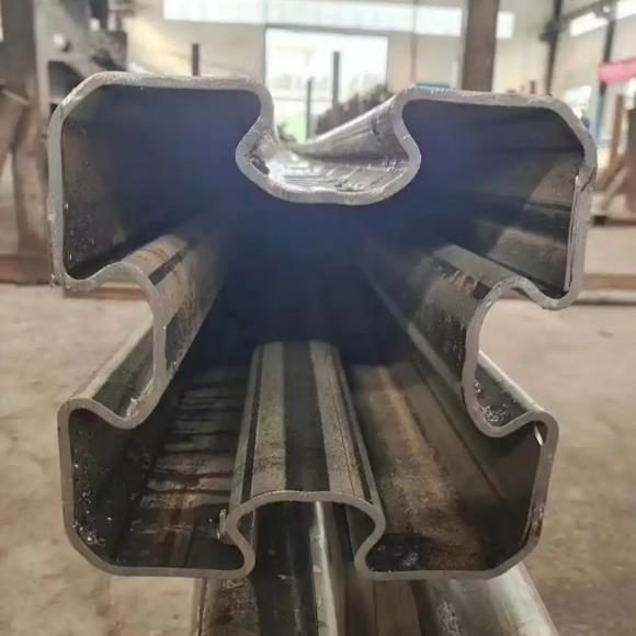 异型管之智慧路灯灯杆